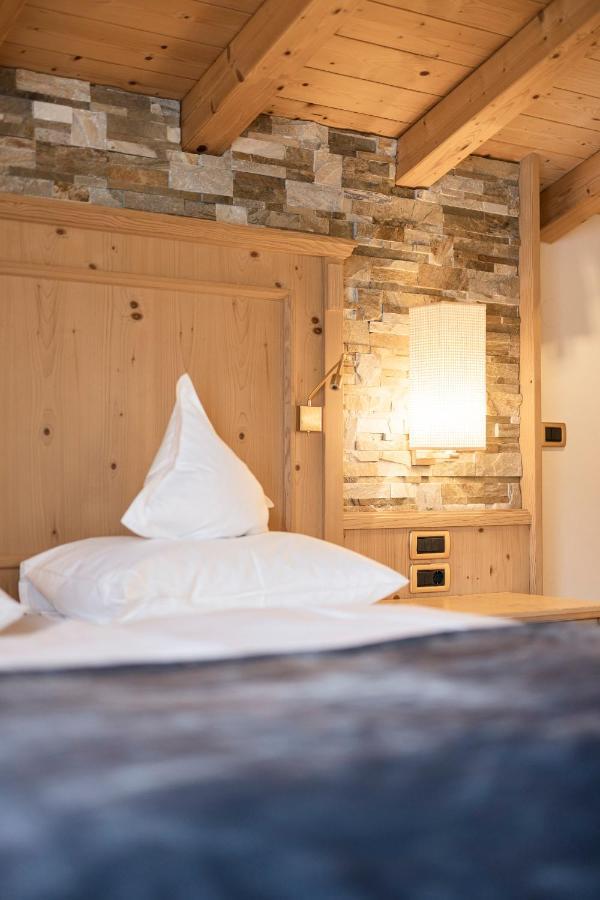 Hotel Baumwirt Кастелрото Екстериор снимка