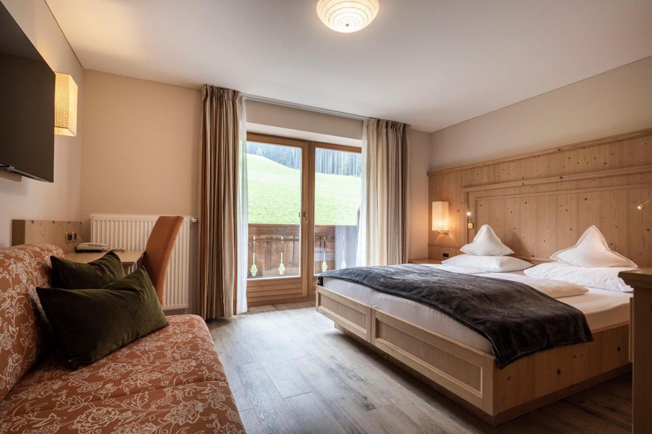 Hotel Baumwirt Кастелрото Екстериор снимка