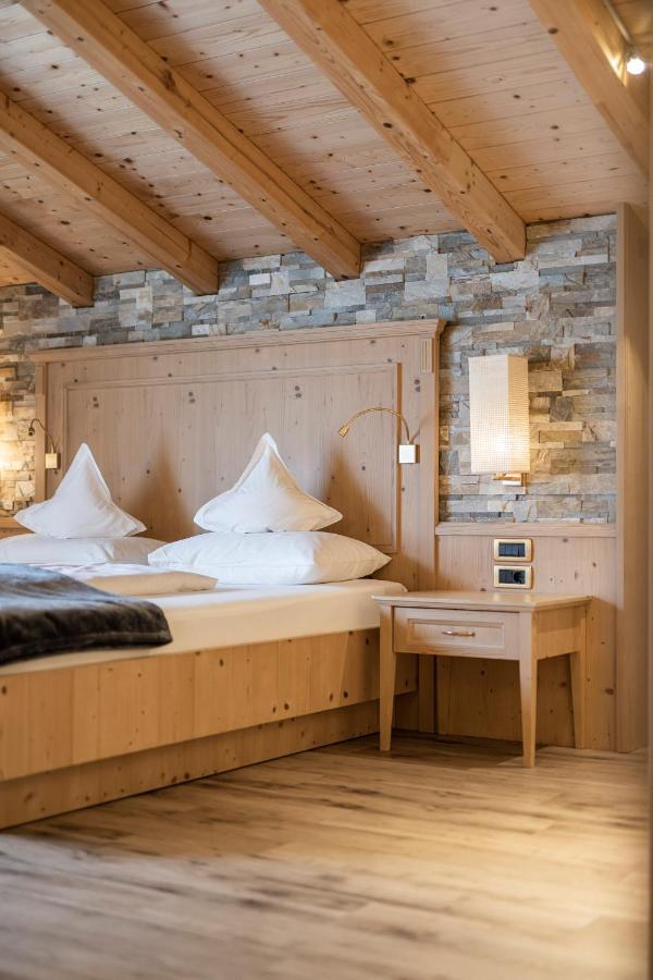 Hotel Baumwirt Кастелрото Екстериор снимка