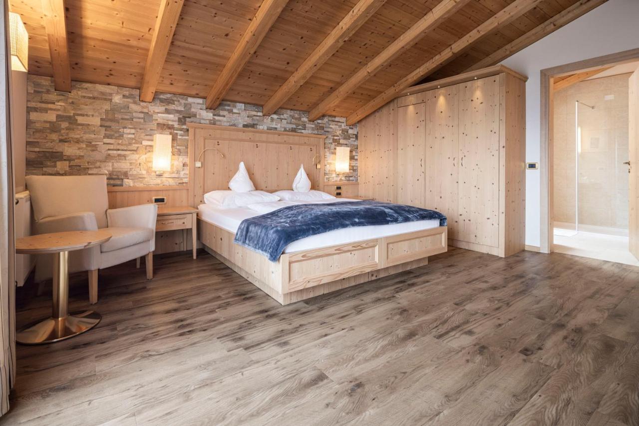 Hotel Baumwirt Кастелрото Екстериор снимка
