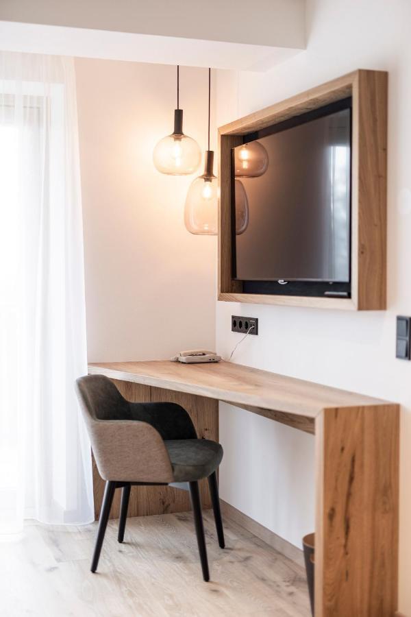 Hotel Baumwirt Кастелрото Екстериор снимка